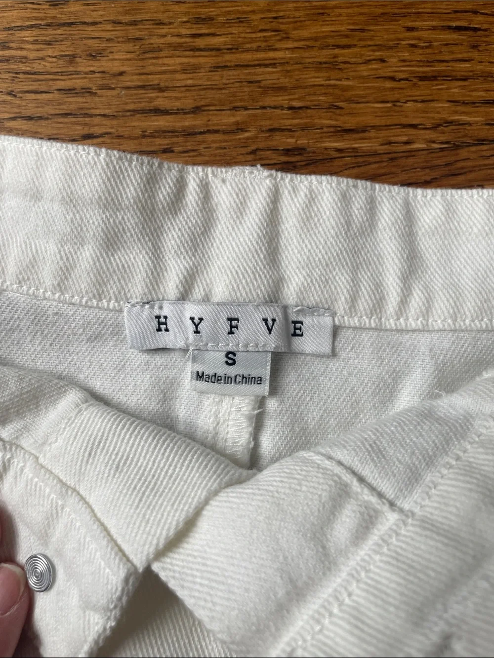 HYFVE White Button-Front Mini Skirt with Patch Pockets - Picture 5 of 10